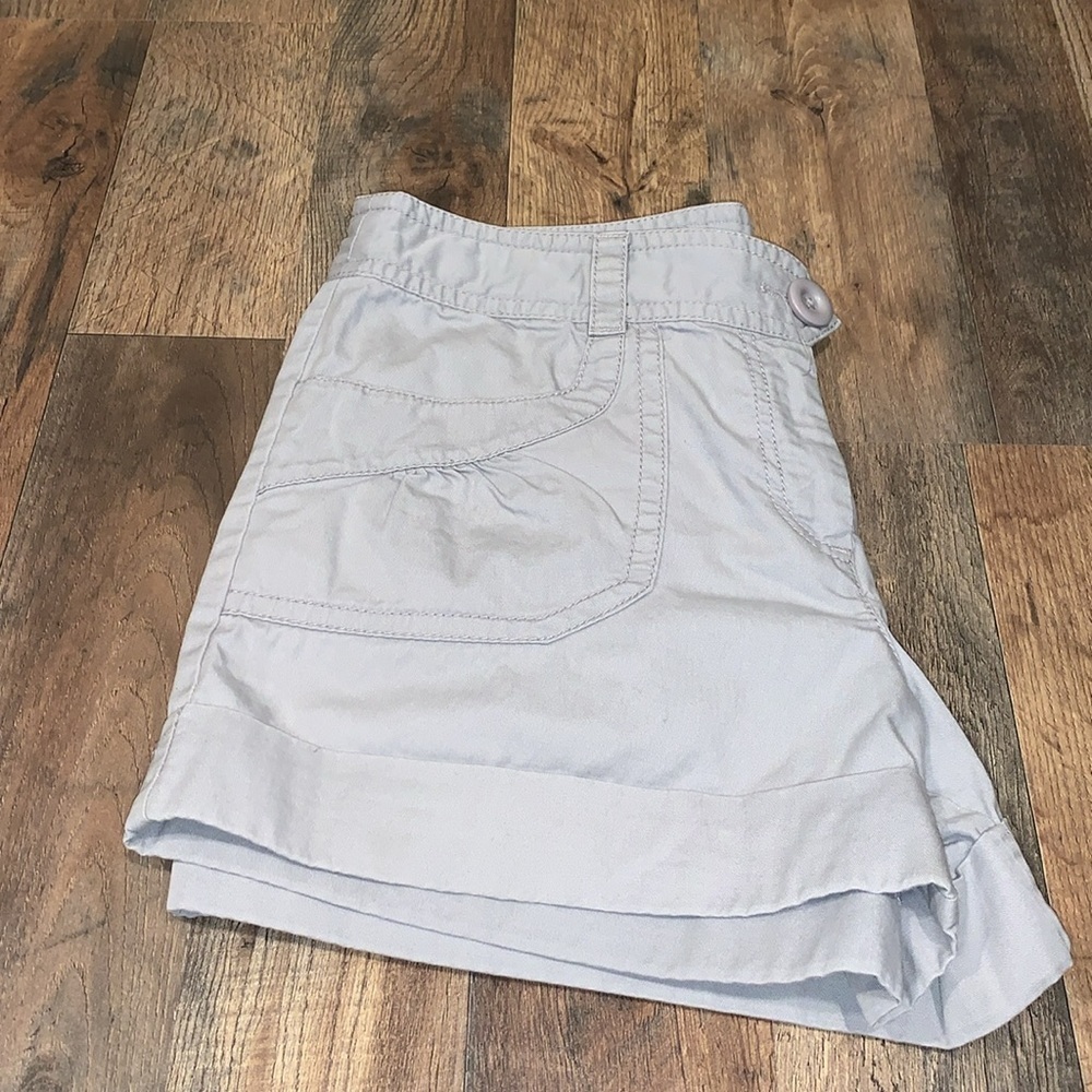 LOFT Size 10 Cuffed Shorts. - Picture 9 of 9